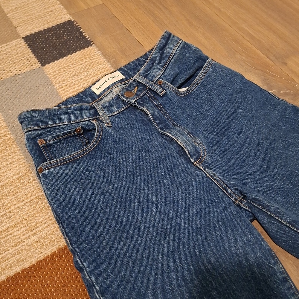 Denim Forum Classic Blue Cigarette/Straight-leg Jeans (Size 26 x 31) - Picture 3 of 8